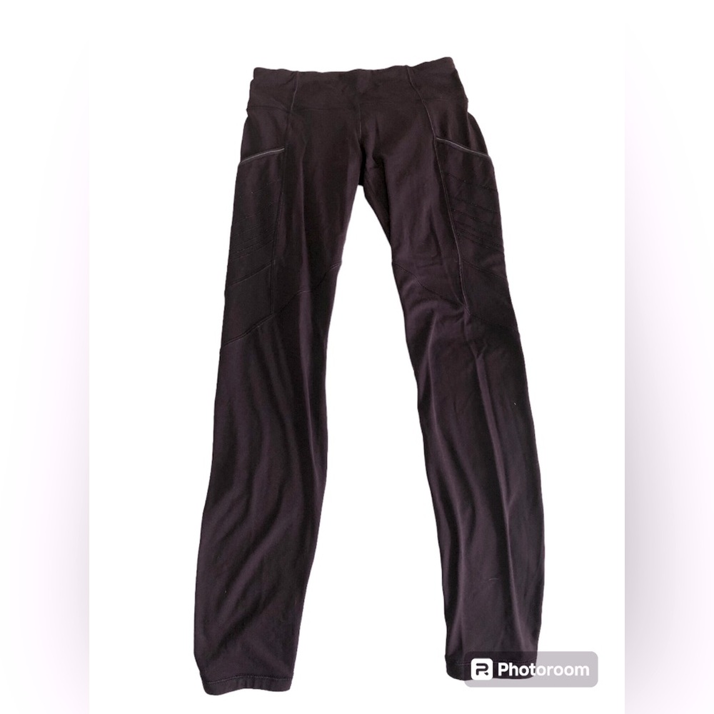 Lululemon yoga pants